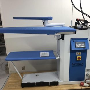 Tavolo da stiro nuovo, multipiano e con caldaia inclusa, Marchio BATTISTELLA
